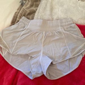 LULULEMON SIZE 2 GRAY HOTTY HOT SHORTS